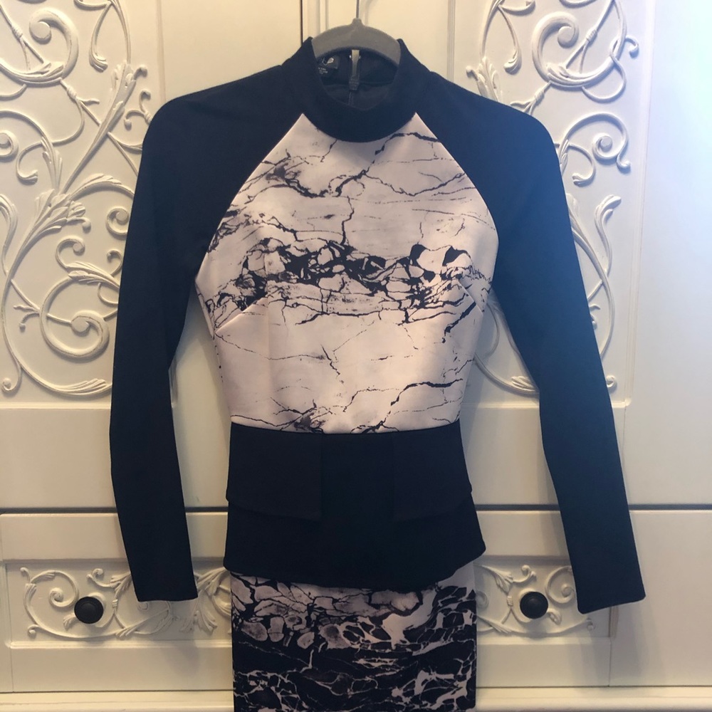 Bebe black & white marble scuba dress XXS